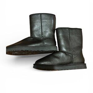 Size 9 UGG women shoes